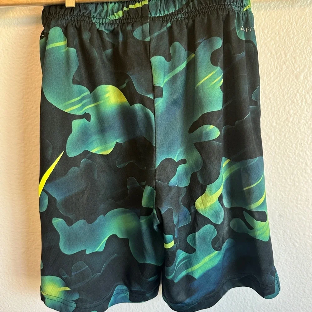 Nike Dri-FIT Camouflage Shorts with Neon Detail - Picture 3 of 5
